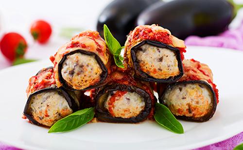 Baked eggplant rolls with cheese