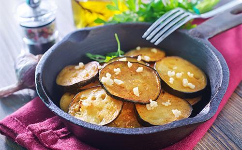 Tasses d'aubergine