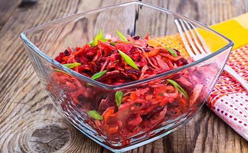 Beetroot, cabbage and carrot salad with herbs