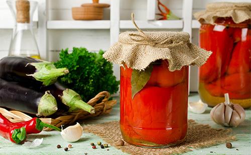 Canned bell pepper in a jar