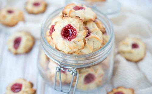 Homemade cookies with jam