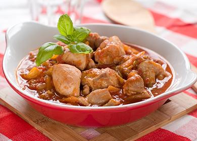 Braised chicken in a red dish