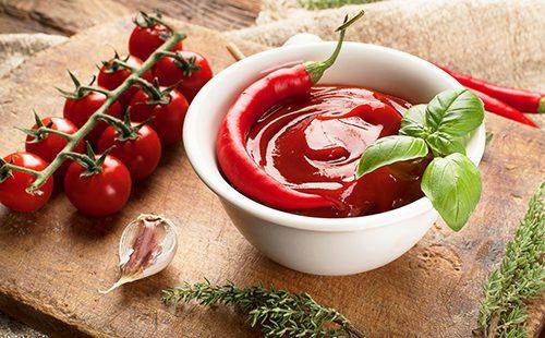 Salsa de tomate recién hecha