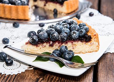 Blueberry pie: simple recipes and variations with mascarpone, meringue, yogurt filling