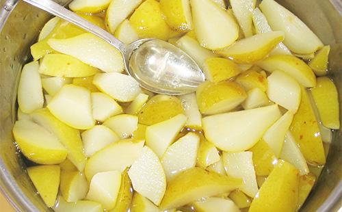 Sliced ​​pears