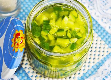 Cucumbers in their own juice: a delicious way to preserve vitamins for the winter and find the use of non-standard