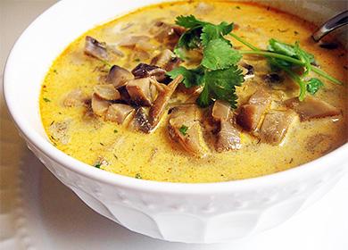Mushroom soup from frozen mushrooms: recipes, and how the French reveal their taste