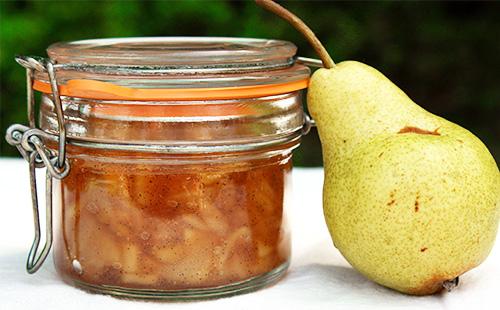 Pear jam in a jar