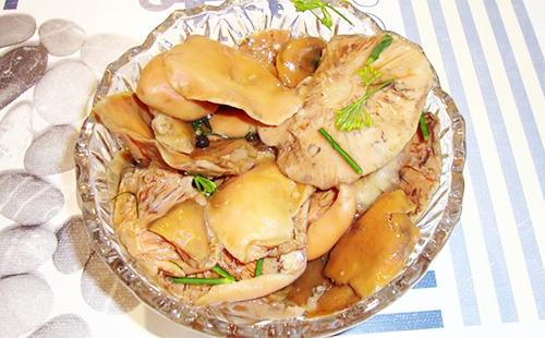 Salted saffron mushrooms in a bowl