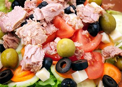 Salata s jetrom bakalara: kako skuhati ukusan međuobrok u pola sata