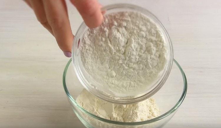 Mix flour with starch.