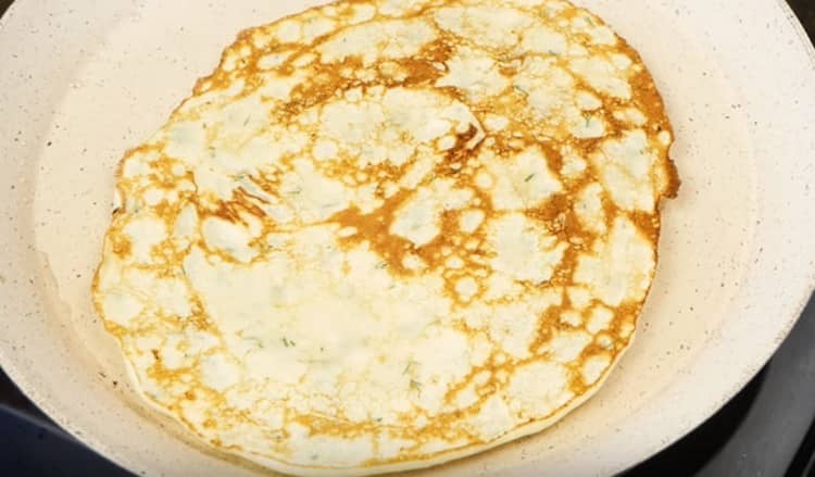 Les crêpes au fromage et à l'ail sont assez épaisses.