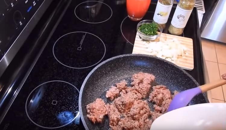 Stuffing for minced pancakes is conveniently prepared in a pan.