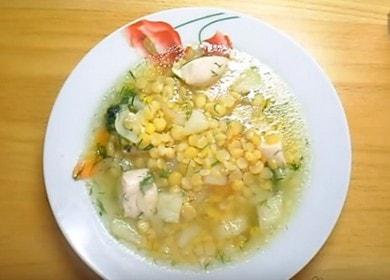 Fragante sopa de guisantes con pollo: cocinada según la receta con una foto.