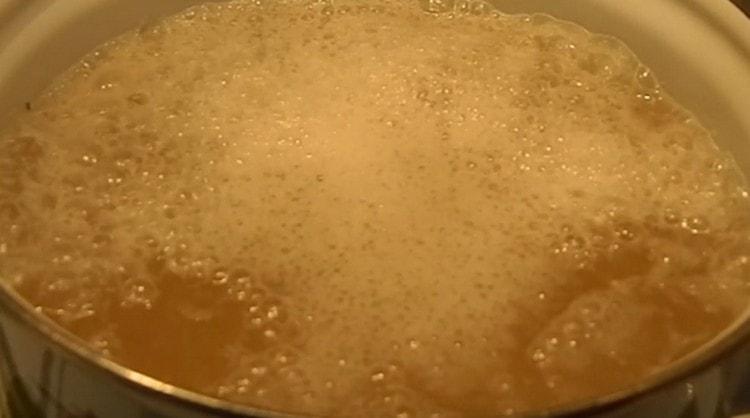 After boiling, do not forget to remove the foam from the broth.