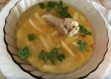 Sopa de fideos con pollo tierno: receta con fotos paso a paso.