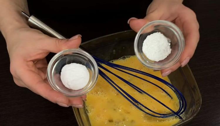 We beat out the eggs in a bowl, add salt and soda to them.