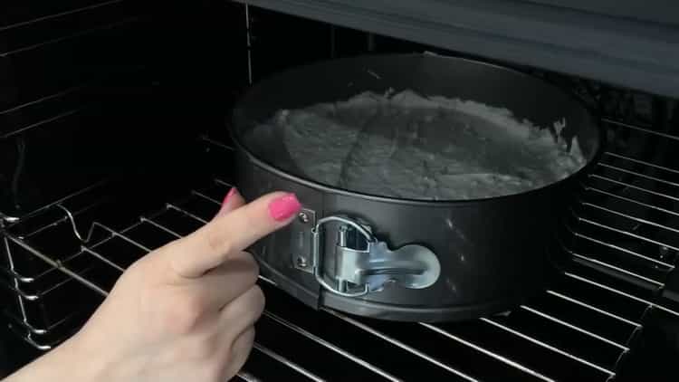 Para hacer el pastel de Kiev en casa: ponga merengues en el horno