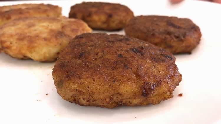 Well, very tasty cutlets cooked according to a simple recipe with a photo are ready.