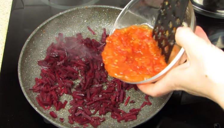 Add tomato to beets, mix.