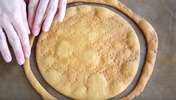 Pecite kolače do zlatno smeđe boje.