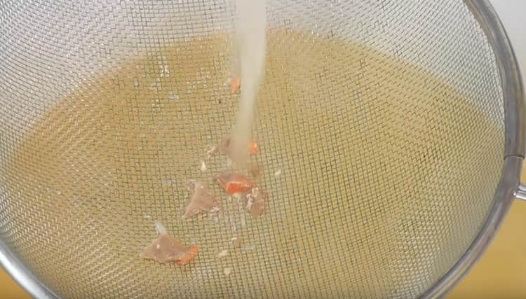 Filter the finished broth through a sieve or cheesecloth.