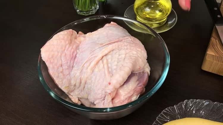 Cómo cocinar chuletas de pavo picadas