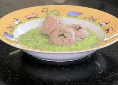 Turkey and broccoli meatball soup puree - perfect recipe for kids