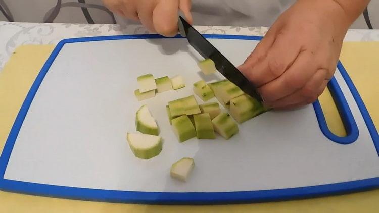 Pour faire cuire du poisson avec du riz au four, préparez les ingrédients