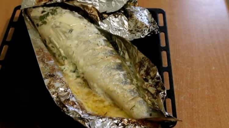 Tasty pike perch baked in foil in the oven - a very simple recipe