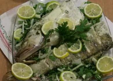 Delicious pike perch baked in foil in the oven - a very simple recipe