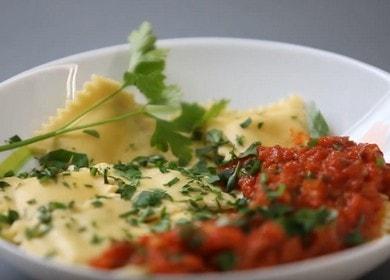 Cuire de vrais raviolis italiens selon la recette avec photo.