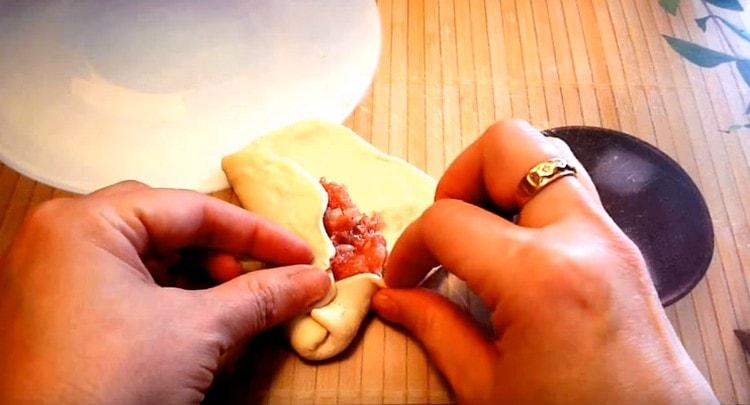 You can even sculpt manti using the pigtail method.