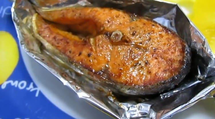 Here is such an appetizing red fish in the oven according to this recipe.