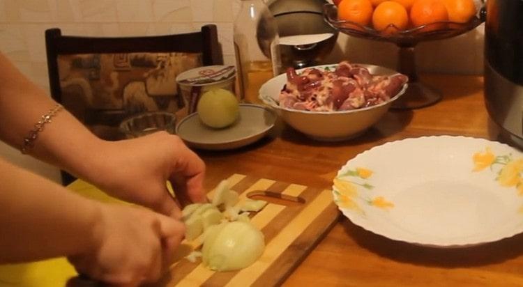 Chop onions.