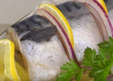 Delicious pickled mackerel: a recipe with step by step photos and videos.