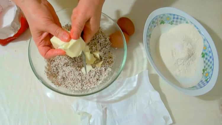 Pour faire des macarons, préparez le beurre