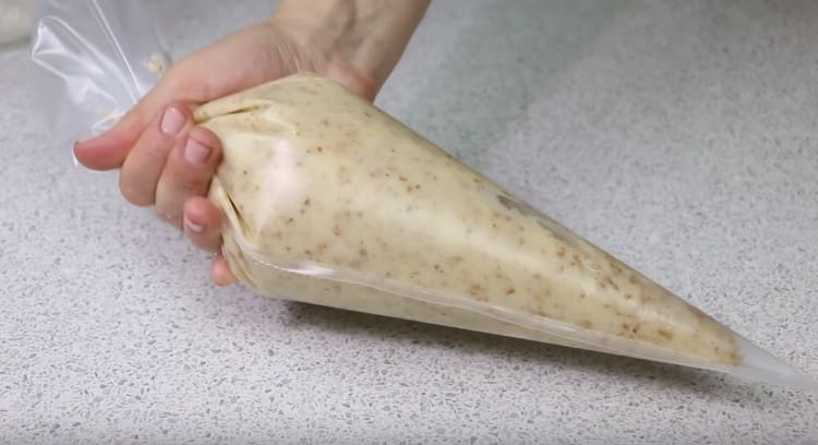 Pour the dough into a pastry bag.