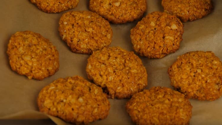 As you can see, such oatmeal cookies without eggs are very simple to prepare.