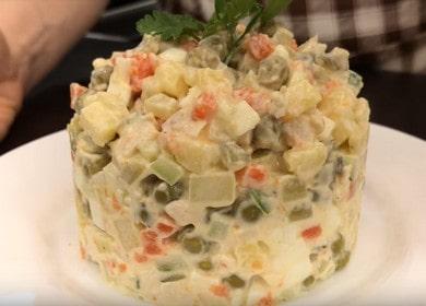 Cooking Olivier Salad: classic recipe with chicken.