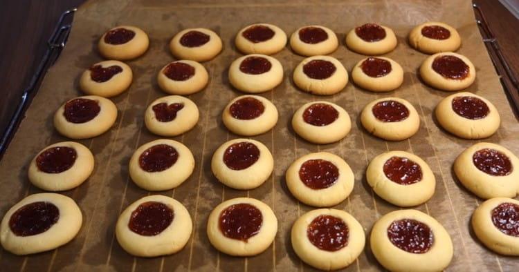 These cookies are baked very quickly.