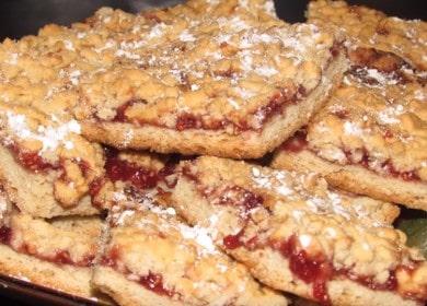 Shortbread cookies with jam and crumbs - a taste of childhood