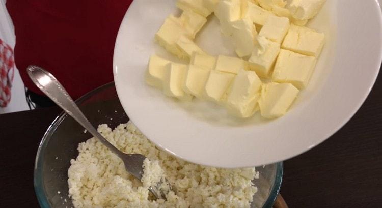 Add the chopped butter to the cottage cheese.