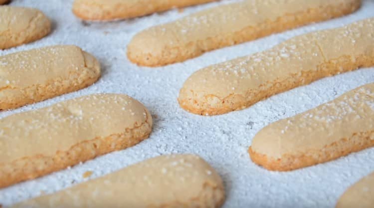 Ces biscuits doivent rester et sécher après la cuisson.