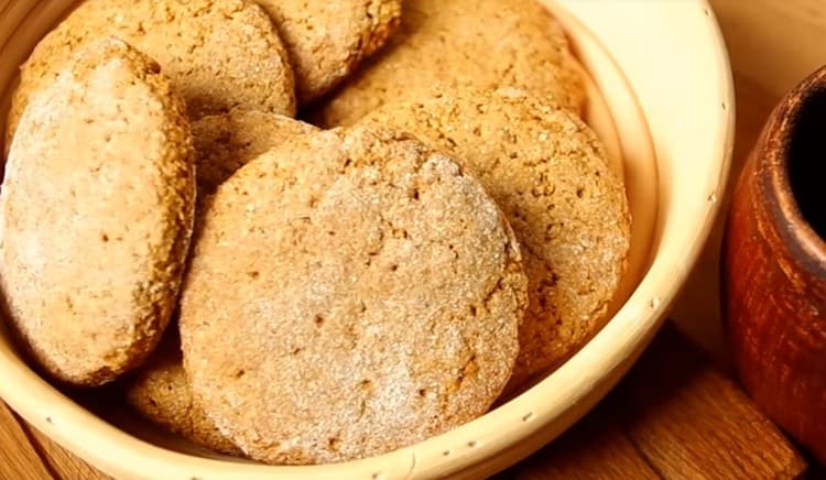 Comme vous pouvez le constater, même à la maison, vous pouvez préparer des biscuits Maria simples et savoureux.