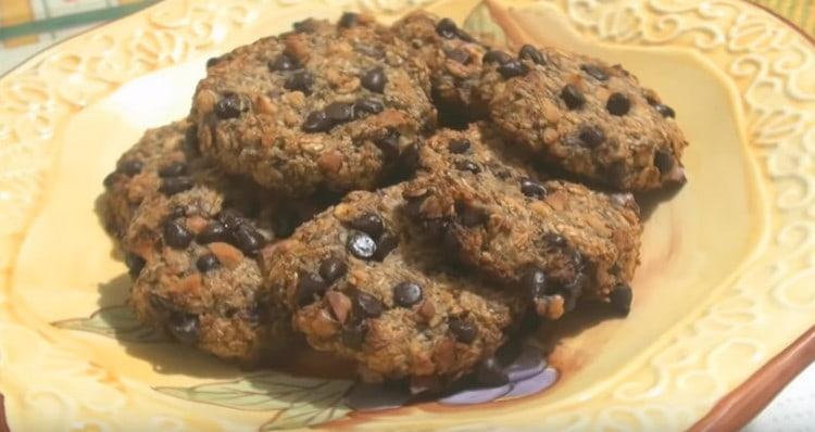 Such cookies without flour are not only tasty, but also useful.