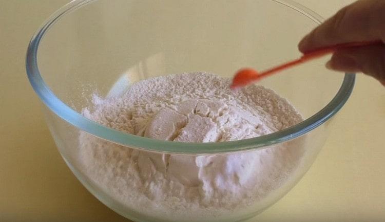 Mix flour with soda and salt.