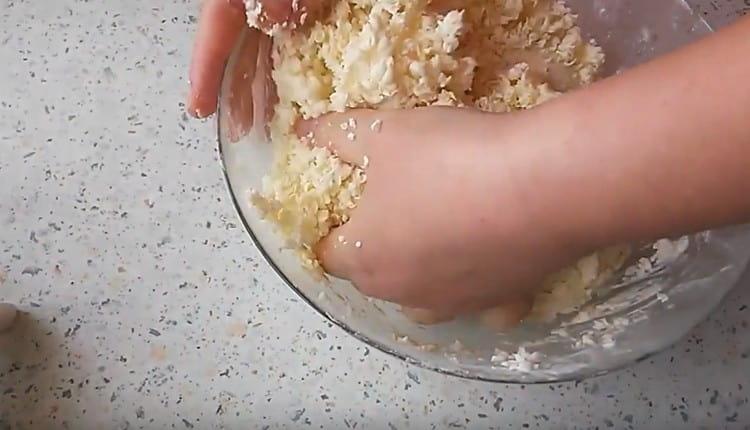 Knead the dough with your hands.