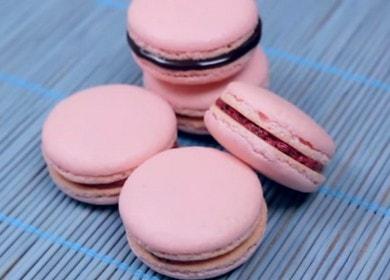 We cook macaroon cookies at home according to a step-by-step recipe with a photo.