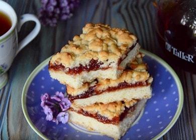 Grated pie Crumb with jam - a taste from childhood